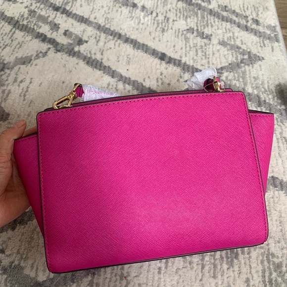 New Michael Kors Selma Medium Messenger Crossbody - Picture 4 of 7